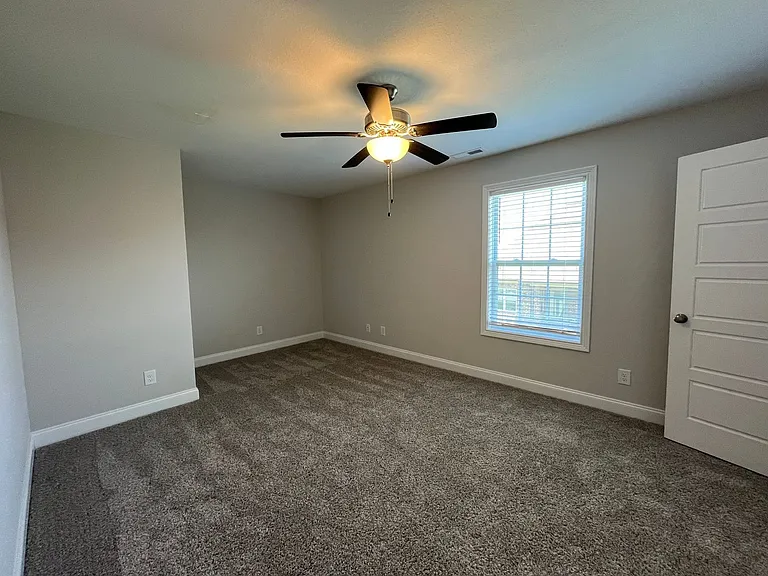 557 Dexter Dr — Photo 26