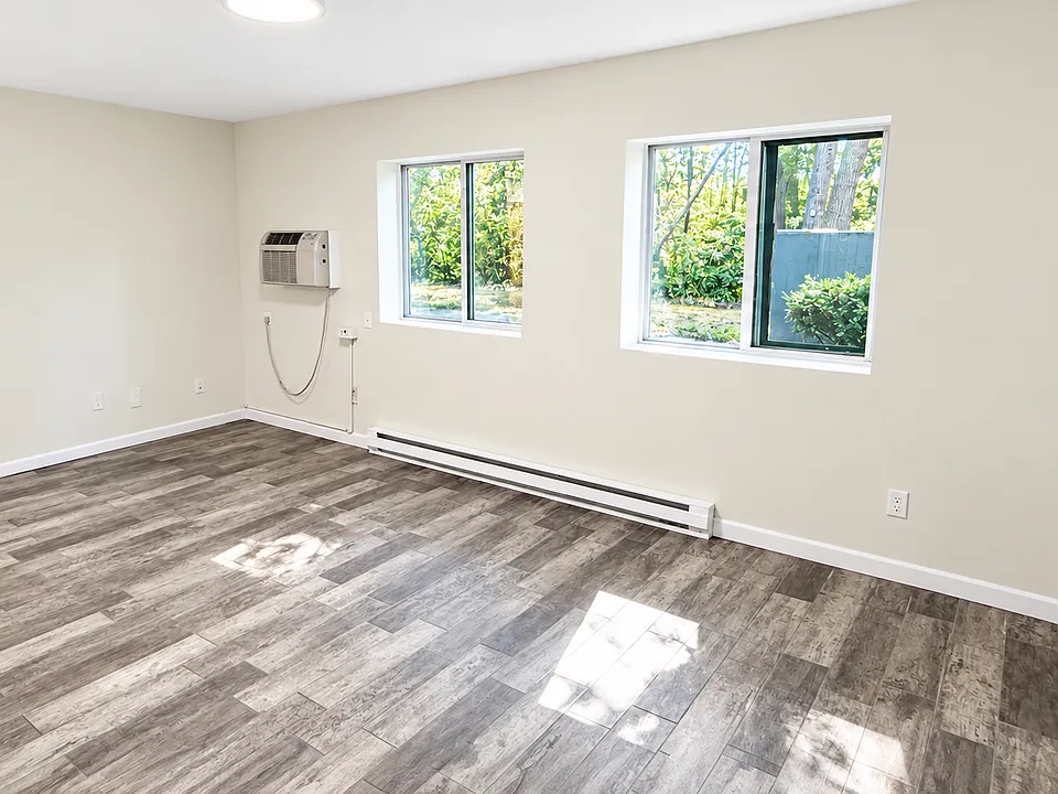 3 Universal St #2