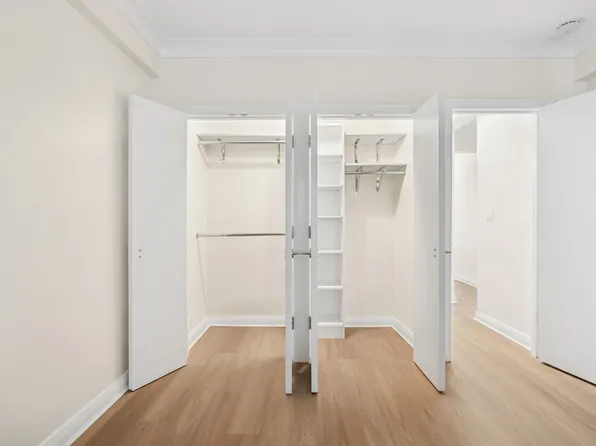 85 East End Avenue image 9 of 28