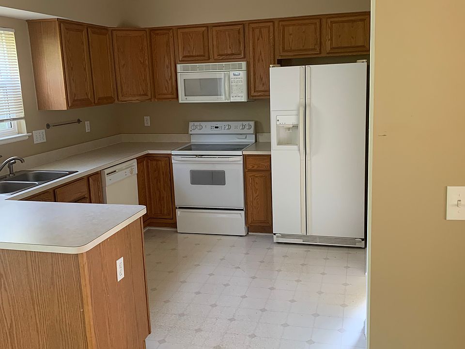 319 Pingree Blvd, photo 21