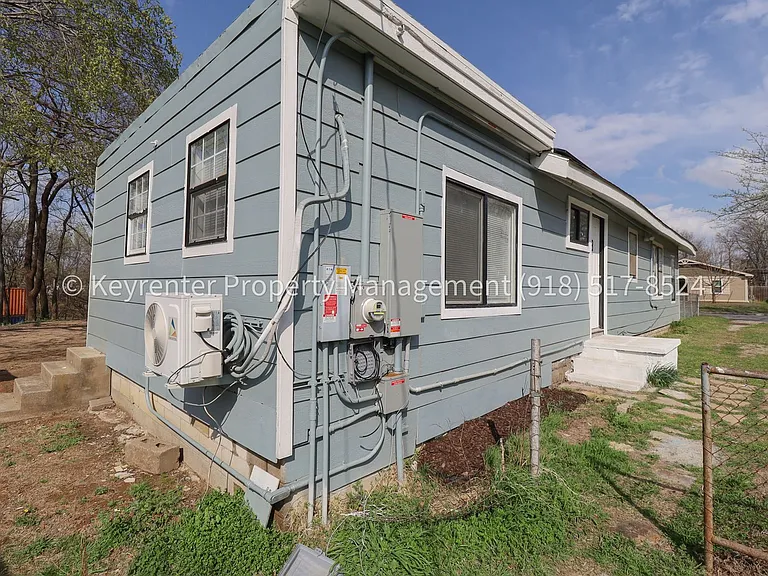 732 N Victor Ave — Photo 17