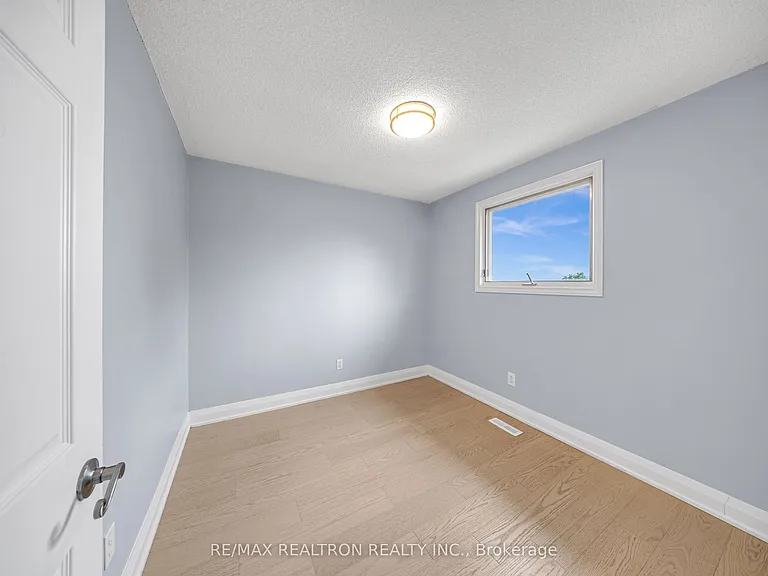 141 Hialeah Cres #UPPER — Photo 19