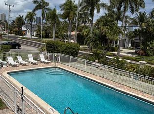 500 Layne Blvd APT 12, Hallandale Beach, FL 33009