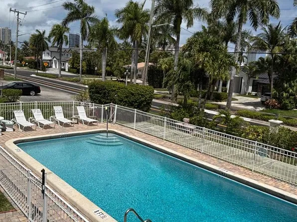 500 Layne Blvd APT 12, Hallandale Beach, FL 33009