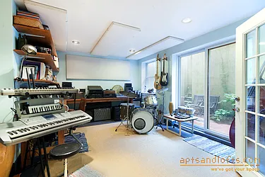 Sold by aptsandlofts.com