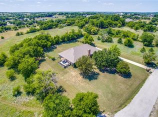 536 Grace Cozby Dr, Benbrook, TX 76126