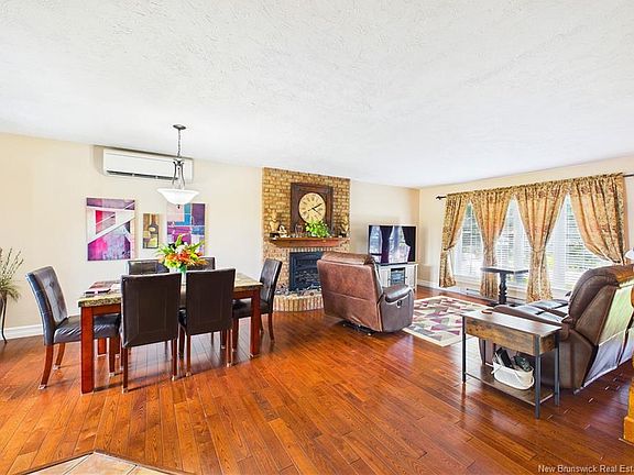 5th image of 23 Pointe Aux Renards St