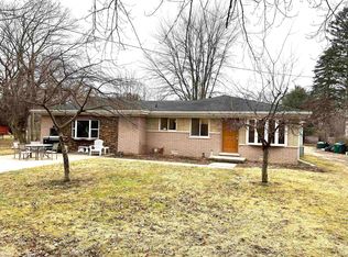 58601 Bates Rd, Lenox, MI 48048