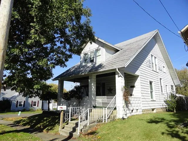 528 Grove Ave photo 1