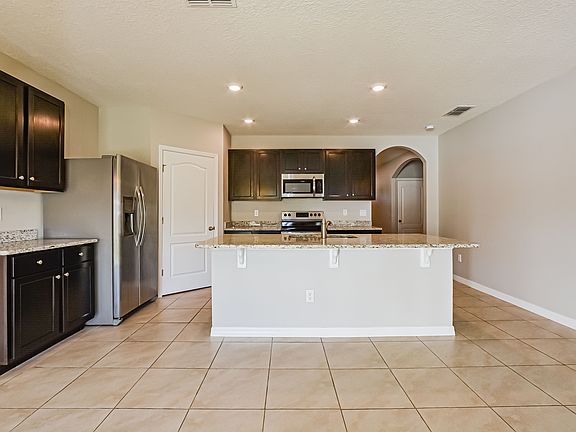 5th image of 432 Tanglewood Dr