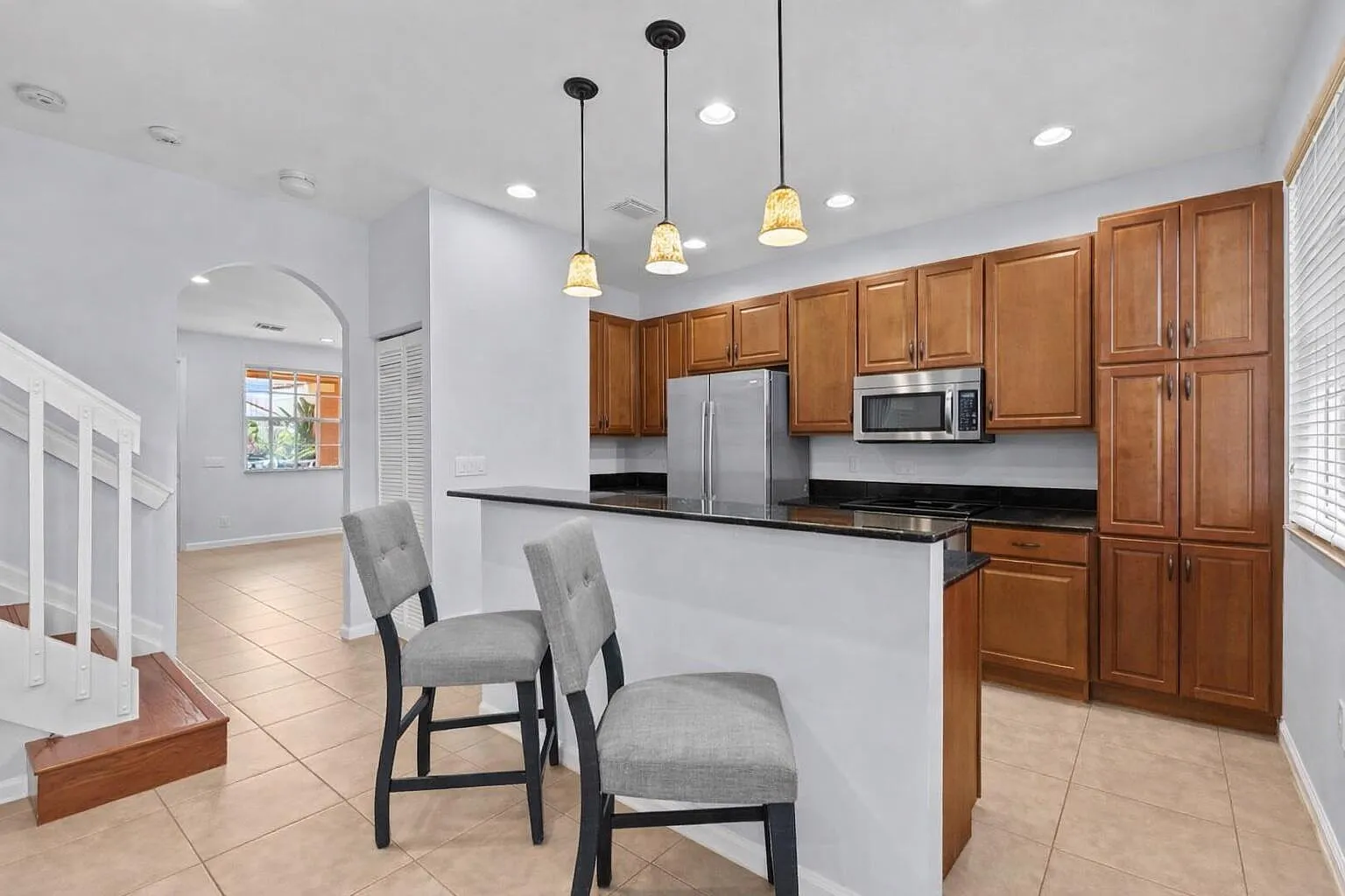 3 bed, 1564 sqft, $3,100 — Photo 2