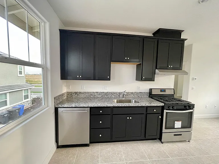 278 E Lawson Ave — Photo 7