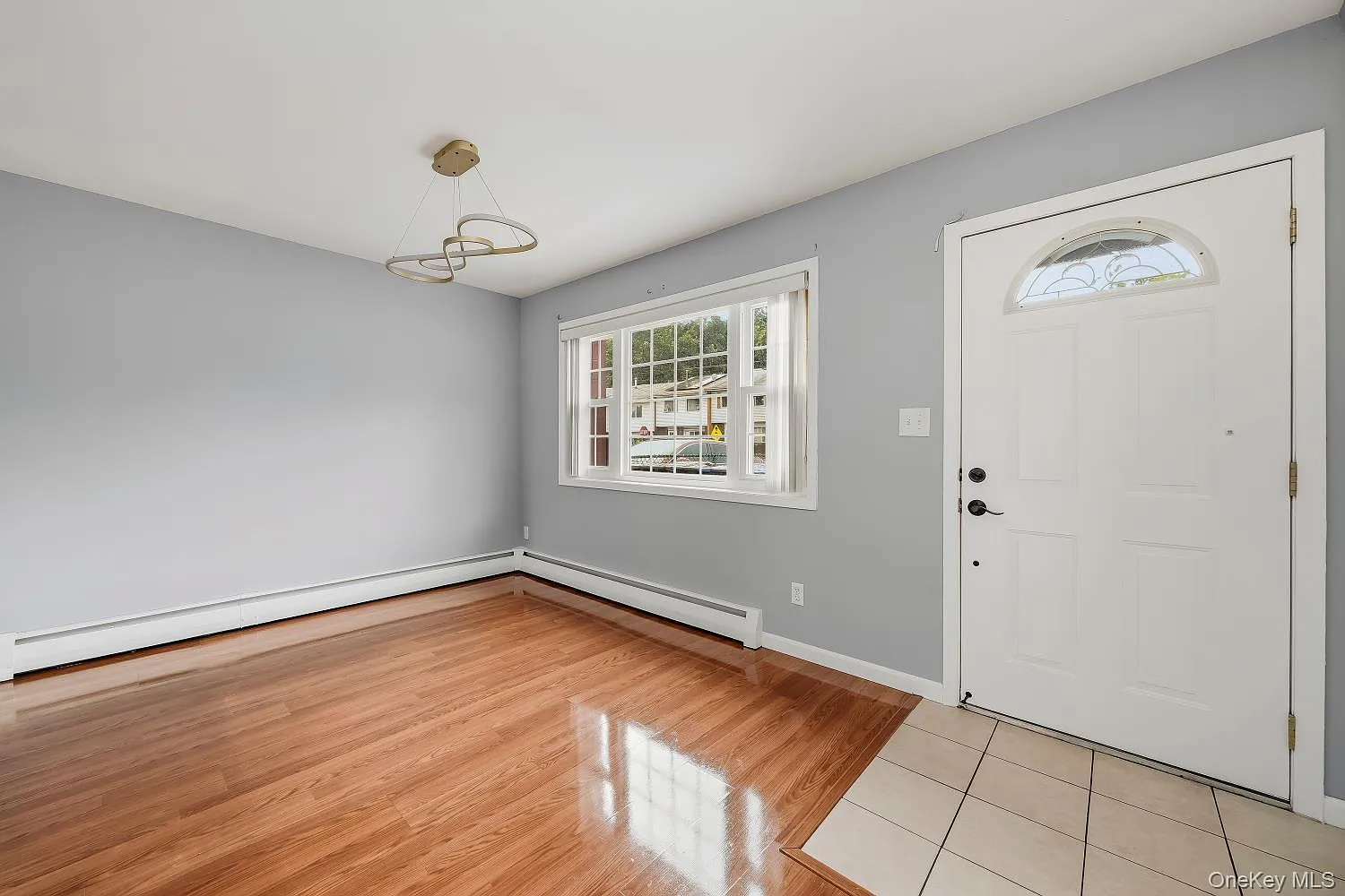 3 bed, 1.5 bath, 1404 sqft, $3,500 — Photo 3