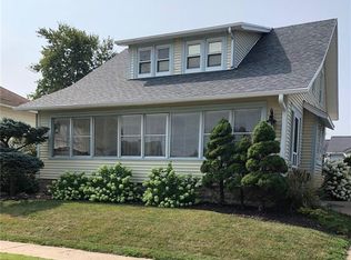 619 University St, Pella, IA 50219