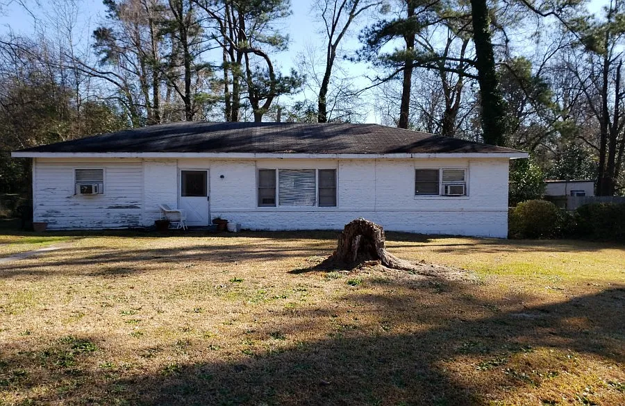 1633 Mathis Cir photo 1