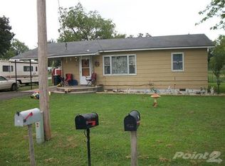 406 E Summit Ave, Seymour, MO 65746