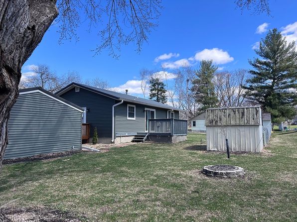 1669 260th St, Decorah, IA 52101