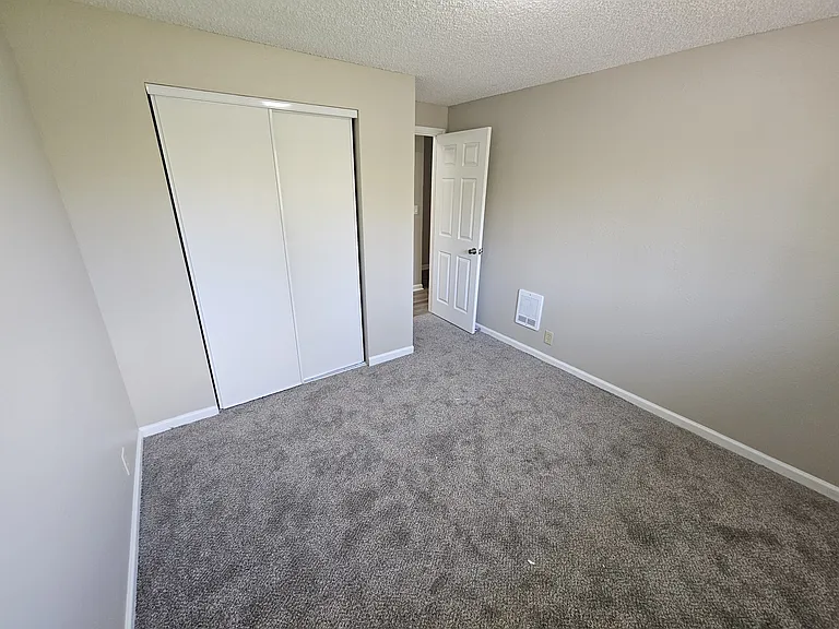 2537 Wilark Dr NW — Photo 16