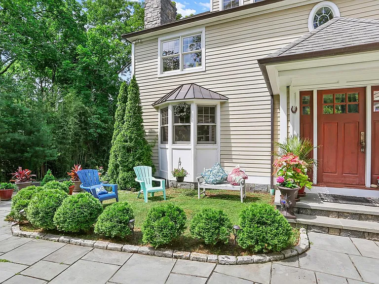 80 Brookside Dr — Photo 3