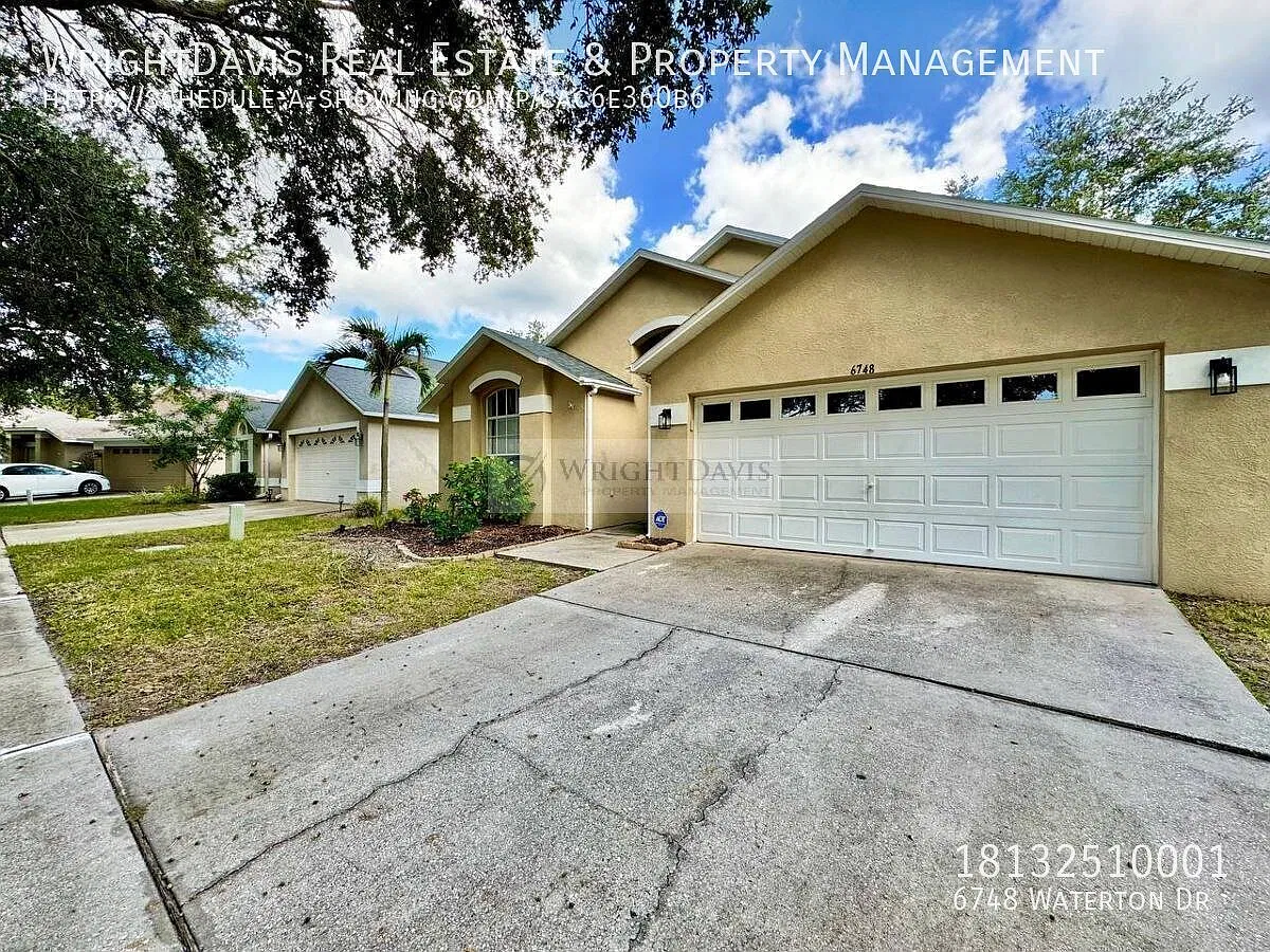 Spacious 3/2 Riverview Home with Updated Kitchen & Fenced Yard! — Photo 2