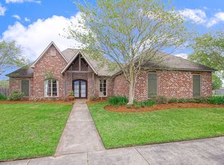 17669 Lake Vista Dr, Greenwell Springs, LA 70739