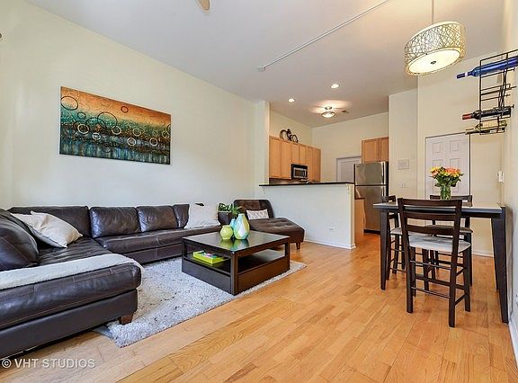 3rd image of 5318 N Ravenswood Ave Unit 207