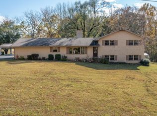 905 Parker Creek Rd, Bon Aqua, TN 37025