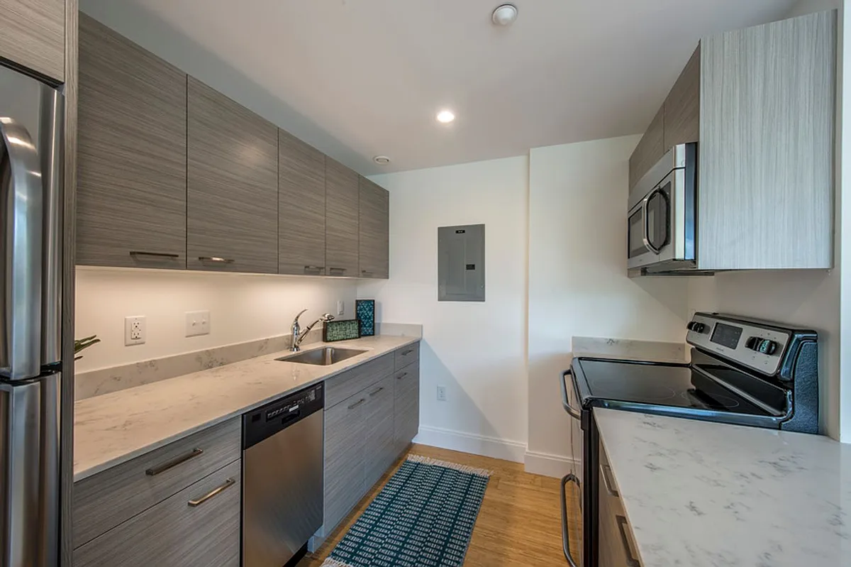 Building Photo - 70 Malvern St #5