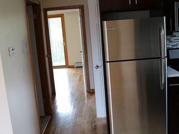 4th image of 76 Coffey St #1