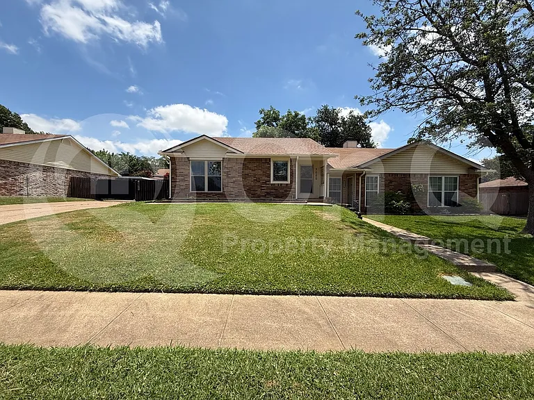 3000 Timothy Ln — Photo 5