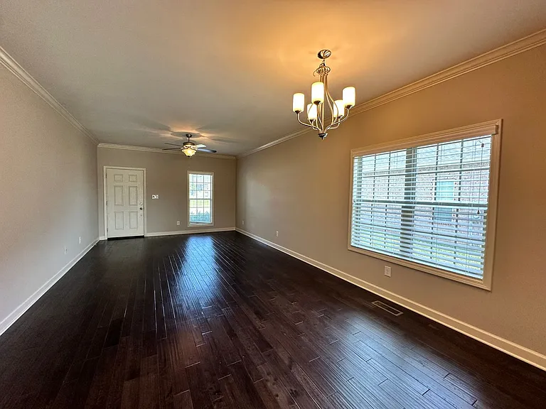 436 Lucy Cir — Photo 8