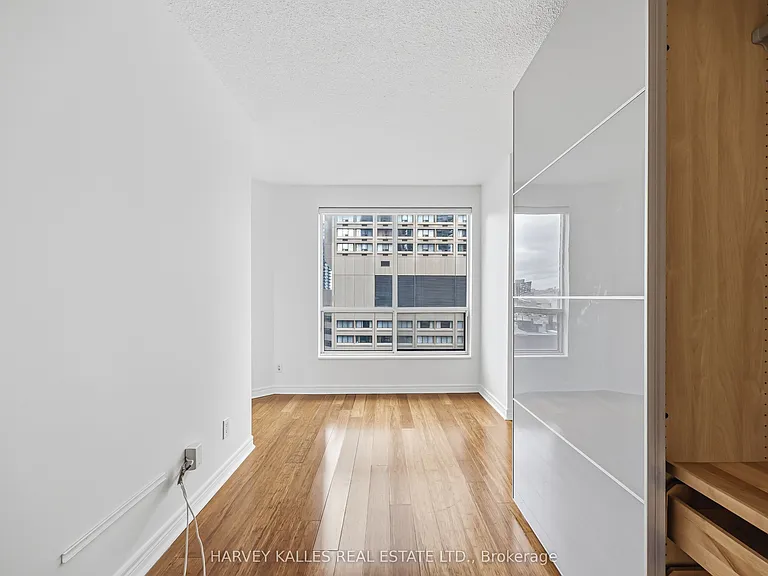 55 Bloor St E #1907 — Photo 10