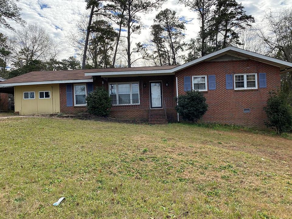 2nd image of 1603 Sandfort Rd