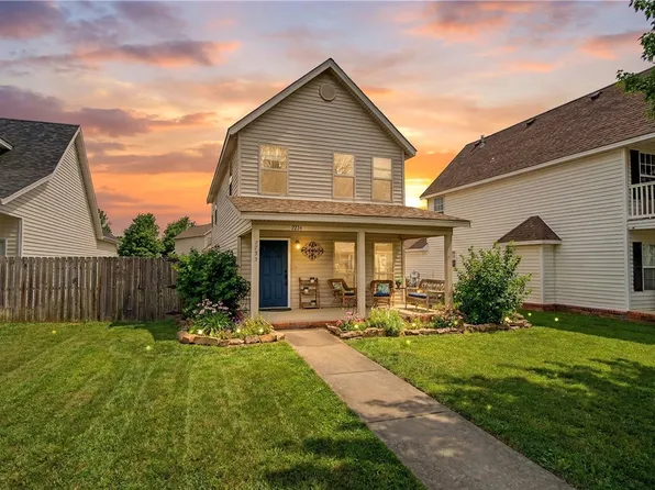 2733 N Westminster Dr, Fayetteville, AR 72704