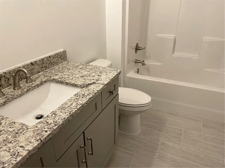 441 Windsor Dr — Photo 17