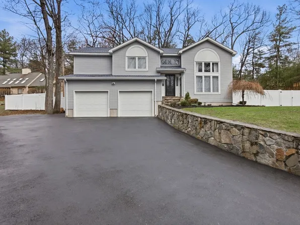133 River St, Middleton, MA 01949