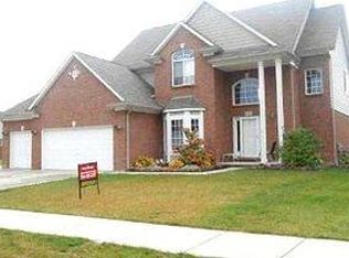 21410 Brooklyn Bridge Dr, Macomb, MI 48044