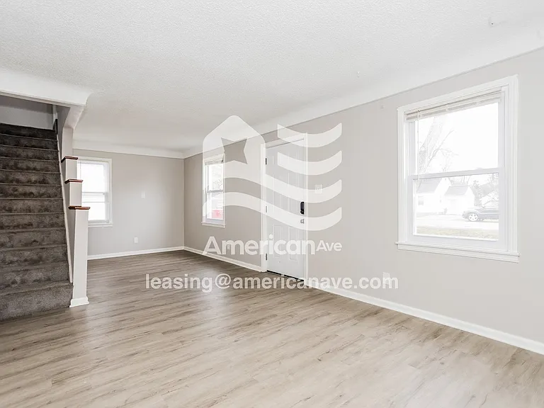 589671_006_living_room_13664506.jpg