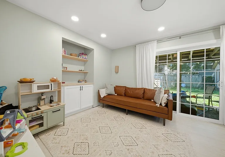 1810 Delaney St — Photo 13