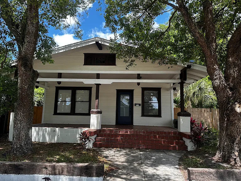 710 E Plymouth St — Photo 1