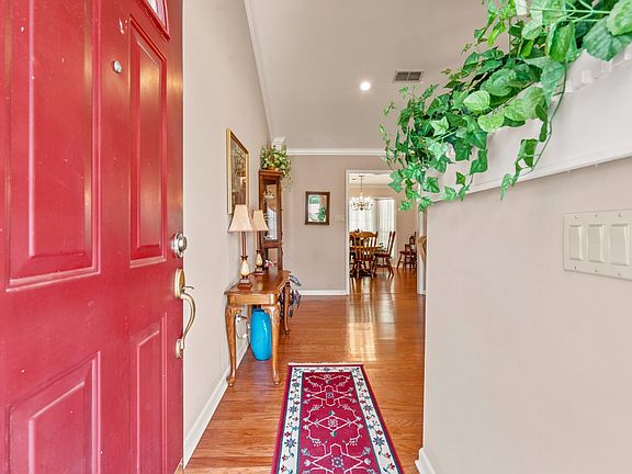 5th image of 1724 Regency Dr