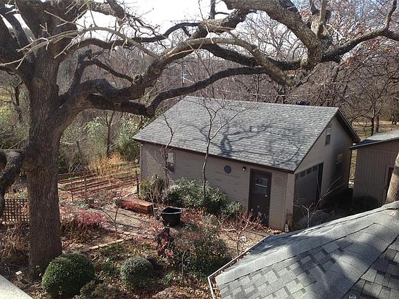 4th image of 2421 S Pleasant Cir