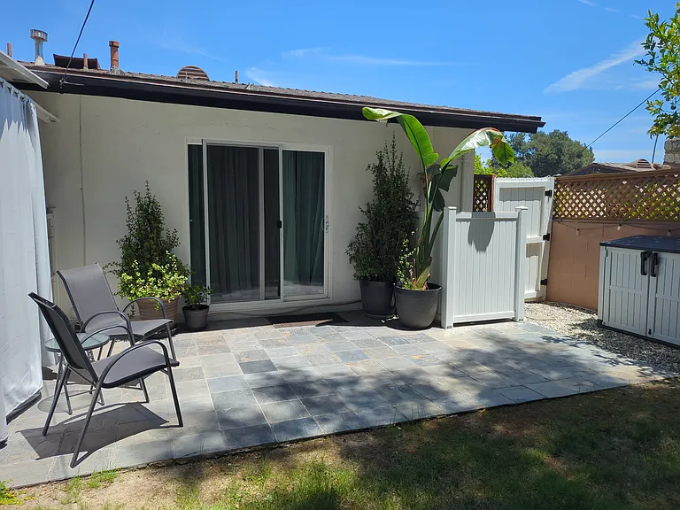 929 Rutland Ave — Photo 8