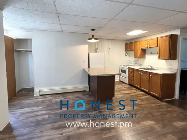 20 Academy St #2, Hallowell, ME 04347