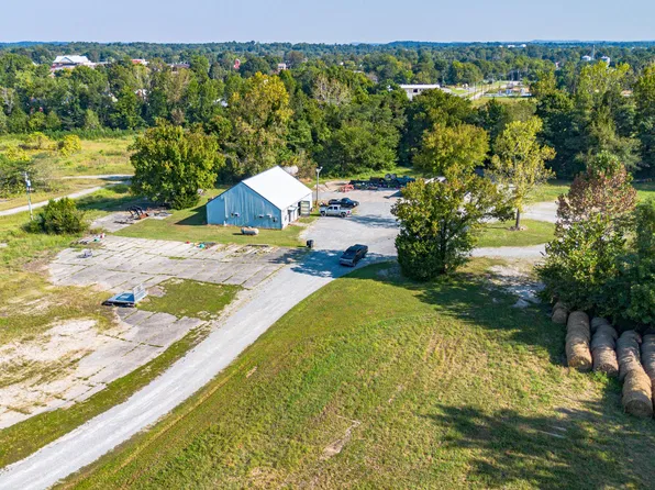 300 Spar Mill Rd, Marion, KY 42064