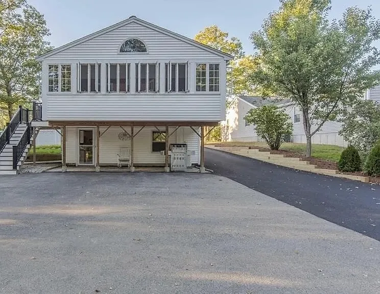 820 Middle St — Photo 7