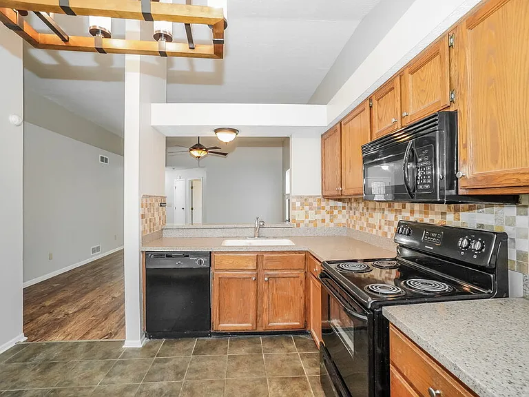 1270 Pinnacle Dr — Photo 8