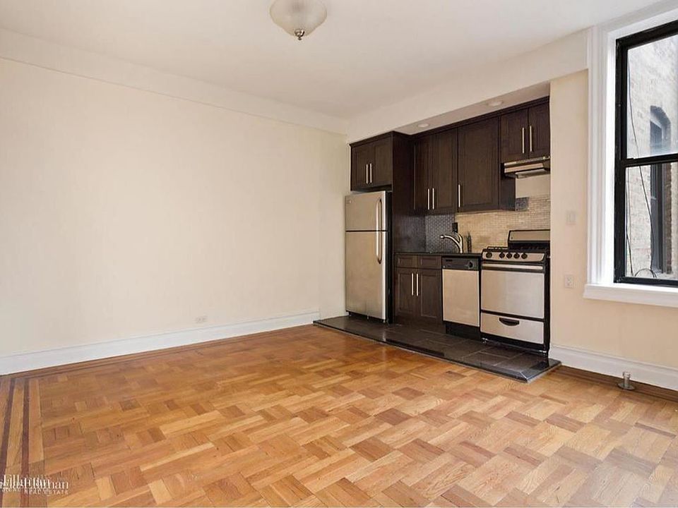 2nd image of 414 W 44th St APT 5J