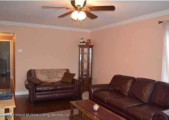 4th image of 17 Sheridan Ct