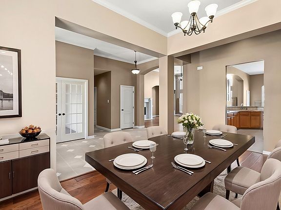 5th image of 7517 Rodeo Dr